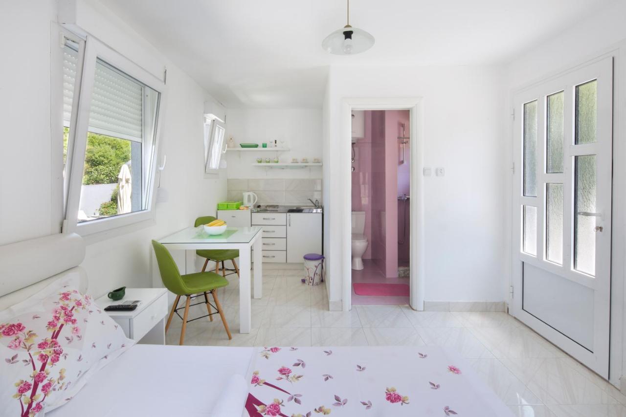 Studios Merdovic Budva Buitenkant foto