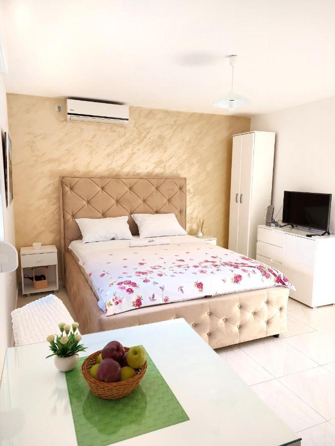 Studios Merdovic Budva Buitenkant foto