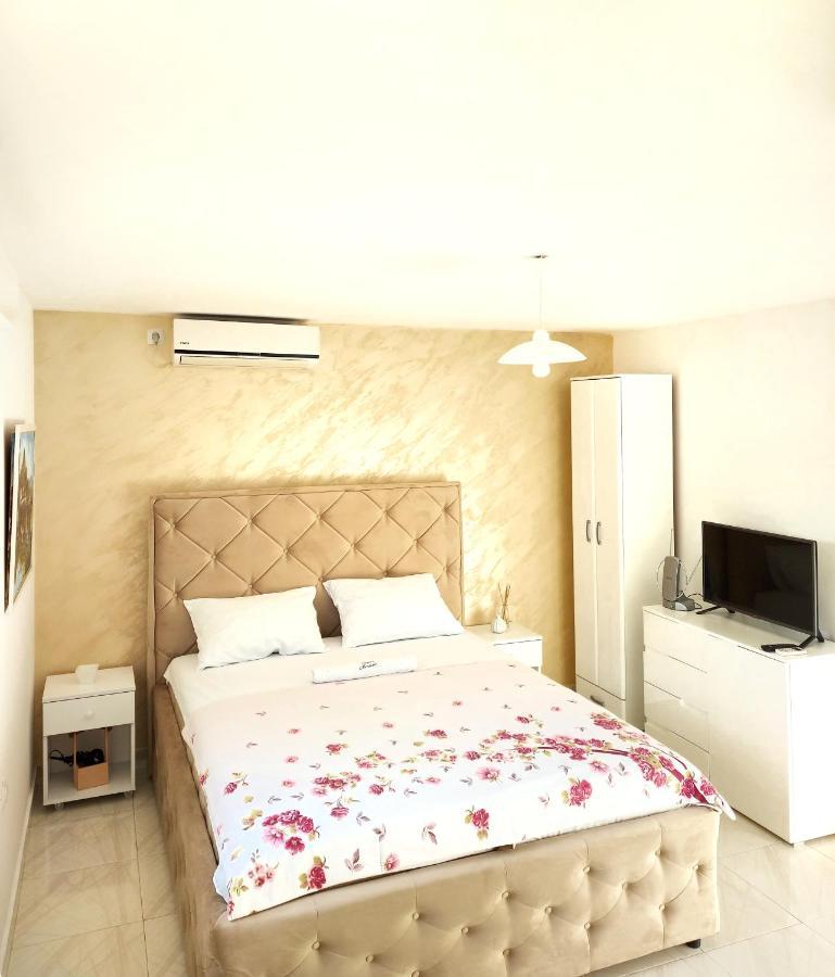 Studios Merdovic Budva Buitenkant foto