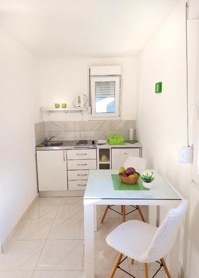 Studios Merdovic Budva Buitenkant foto