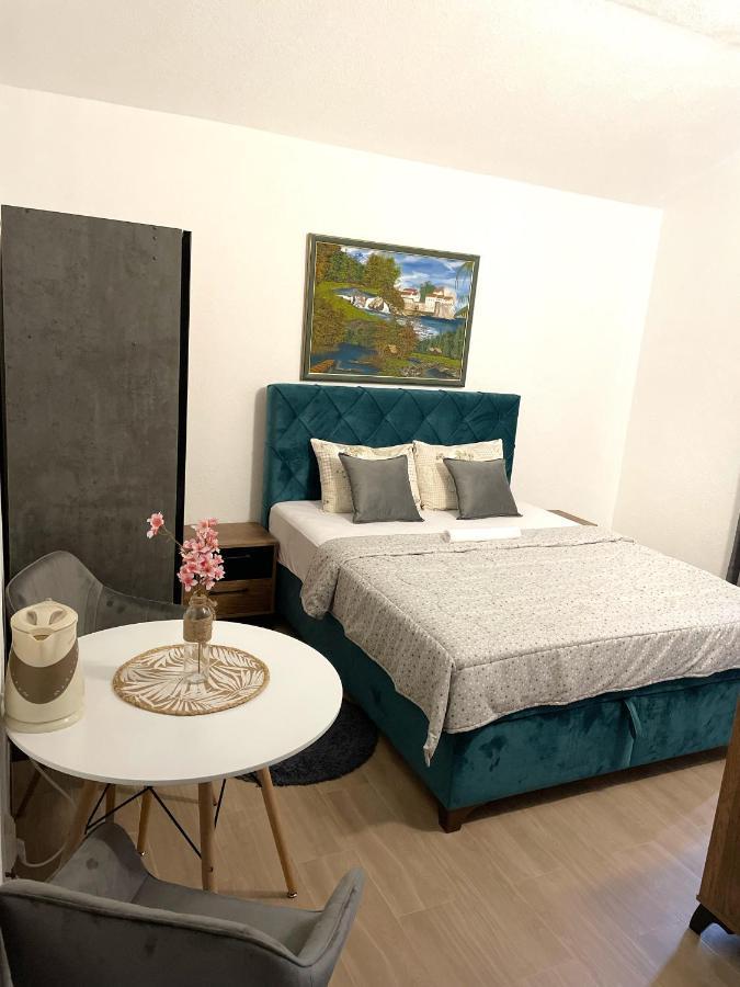 Studios Merdovic Budva Buitenkant foto